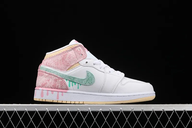 All categories Air Jordan Jordan series basketball shoes Air Jordan 1 Mid Air Jordan 1 Mid GS AJ1 Joe 1 Ice Cream Zhongbang Basketball Shoes DD1666-100
